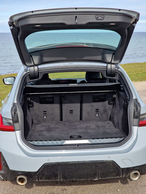 Biltest: BMW 330e Touring M Sport - Prøvekørsel - Bilanmeldelse - test ...